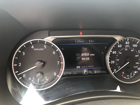Used 2024 Nissan Sentra SV FWD image 19