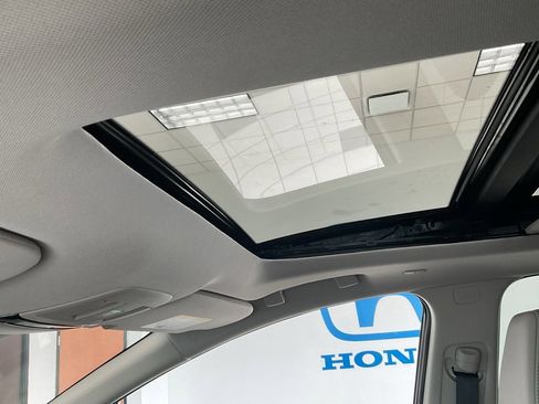 Used 2025 Nissan Murano SL image 12