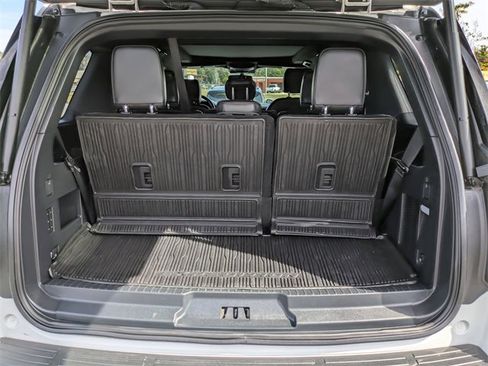 Certified 2022 Ford Expedition Platinum image 12