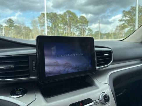 Used 2020 Ford Explorer XLT w/ Equipment Group 202A image 15