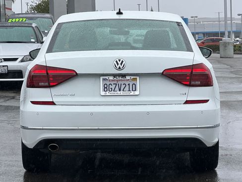 Used 2018 Volkswagen Passat 2.0T SE image 8
