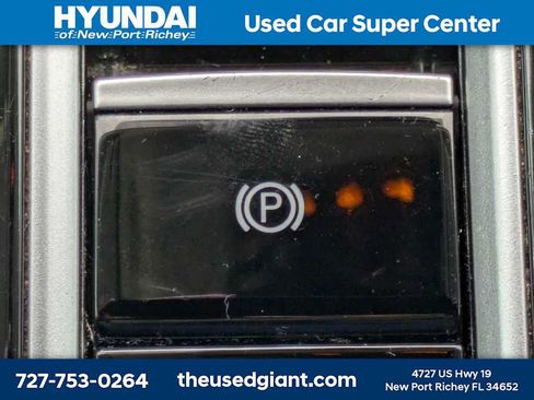Used 2024 Volkswagen Atlas SE FWD image 30