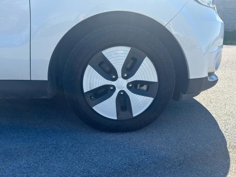 Used 2016 Kia Soul EV FWD image 3