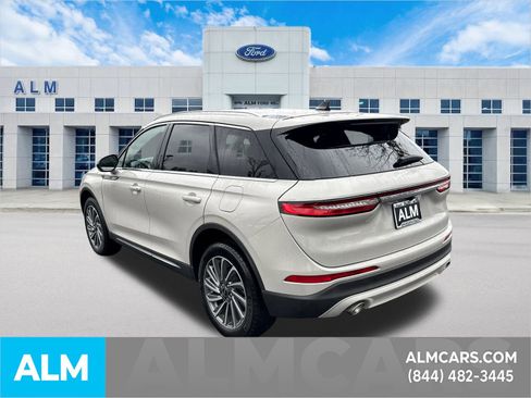 Used 2023 Lincoln Corsair Reserve w/ Rear Removable Package Tray image 8