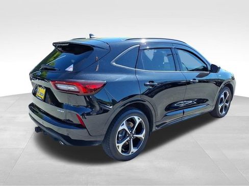 Certified 2023 Ford Escape ST-Line Select AWD/4WD image 9