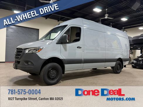 Used 2022 Mercedes-Benz Sprinter 2500 image 1