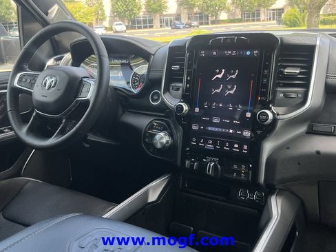 Used 2023 RAM 1500 Laramie AWD/4WD image 6