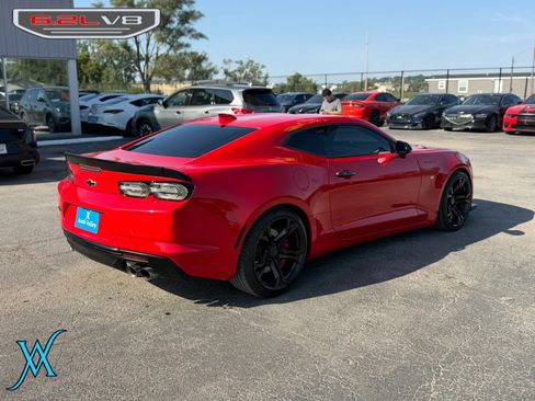 Used 2019 Chevrolet Camaro SS RWD image 7