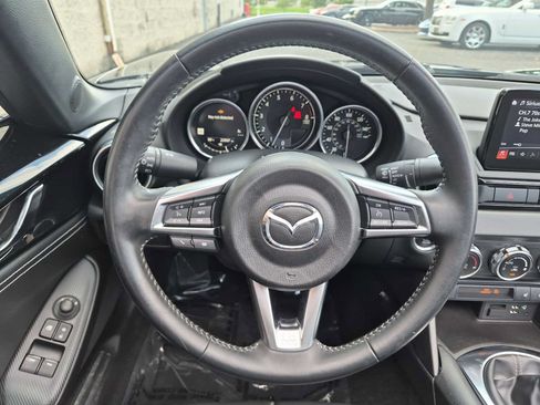 Used 2021 MAZDA MX-5 Miata Grand Touring RWD image 21