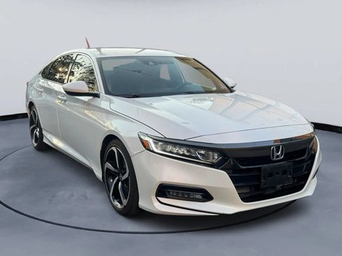 Used 2019 Honda Accord Sport image 2