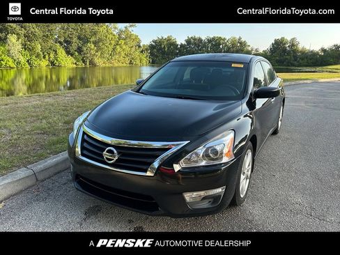Used 2013 Nissan Altima 2.5 SV FWD image 1