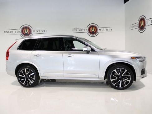 Used 2022 Volvo XC90 T6 Momentum w/ Advanced Package image 5