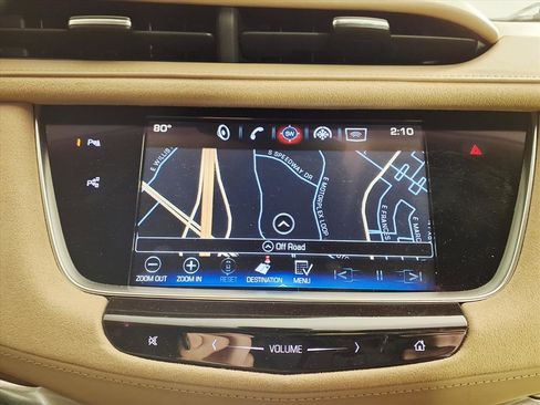 Used 2017 Cadillac XT5 Platinum w/ Driver Assist Package image 18