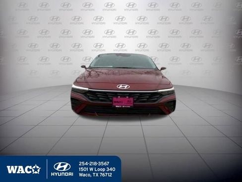 Used 2025 Hyundai Elantra Sport image 2