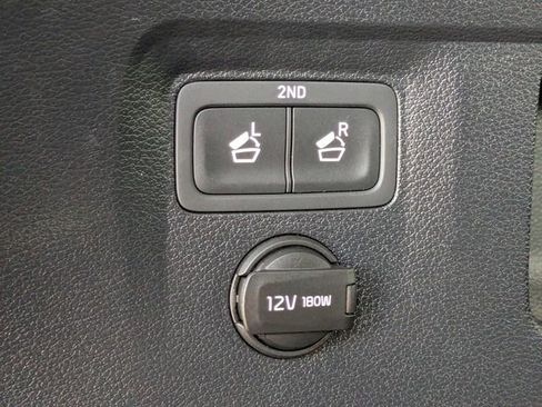 Certified 2024 Kia Telluride EX w/ EX Captain's Chair Package AWD/4WD image 13