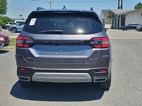Used 2025 Honda Pilot Elite image 14
