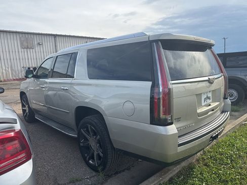 Used 2015 Cadillac Escalade ESV Luxury RWD image 7