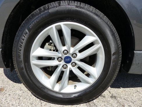 Used 2018 Ford Edge SEL w/ Equipment Group 201A FWD image 15