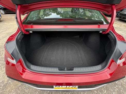 Used 2025 Hyundai Elantra SEL FWD image 31