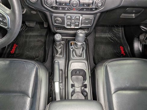 Used 2018 Jeep Wrangler Unlimited Sahara AWD/4WD image 13