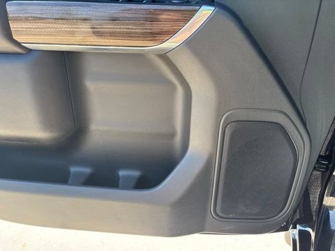 Used 2022 Chevrolet Silverado 1500 LT Trail Boss w/ Safety Package AWD/4WD image 14
