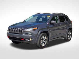 Used 2018 Jeep Cherokee Trailhawk w/ Cold Weather Group AWD/4WD video 2
