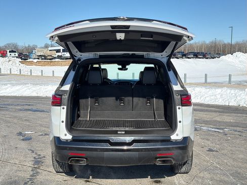Used 2022 Chevrolet Traverse Premier w/ Redline Edition image 44