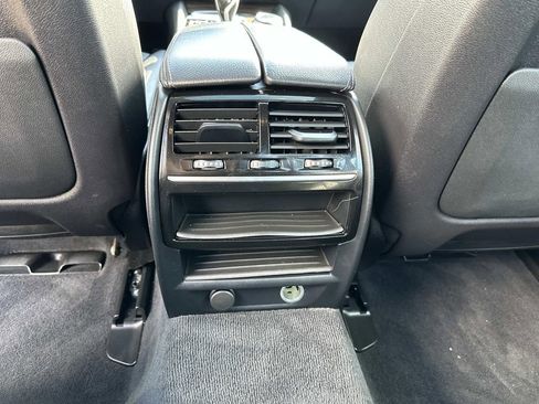 Used 2019 BMW 530e xDrive 530e xDrive iPerformance w/ Convenience Package image 29