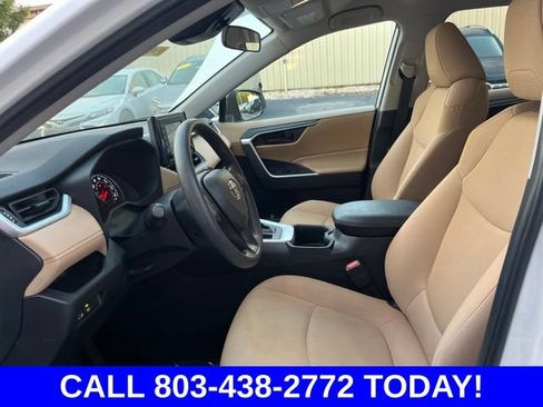 Used 2022 Toyota RAV4 LE FWD image 7