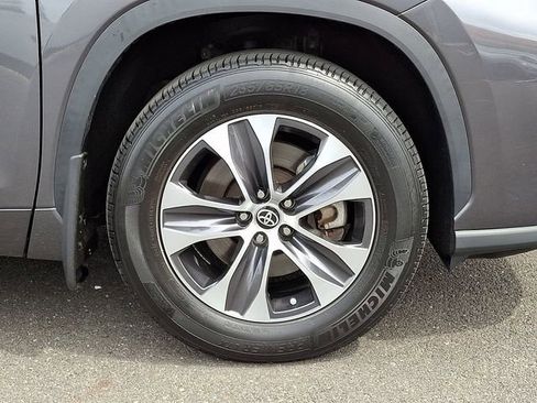 Used 2022 Toyota Highlander XLE image 8