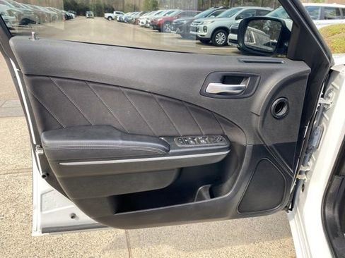 Used 2022 Dodge Charger SXT image 18