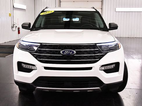 Used 2023 Ford Explorer XLT w/ Equipment Group 202A image 2