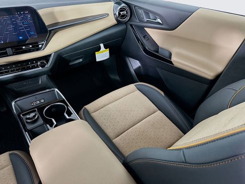 New 2026 Chevrolet Equinox ACTIV w/ Convenience Package III AWD/4WD image 24