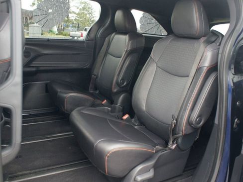 Used 2023 Toyota Sienna XSE image 15