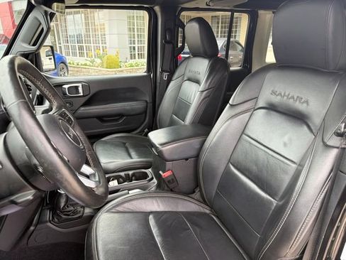 Used 2019 Jeep Wrangler Unlimited Sahara AWD/4WD image 10