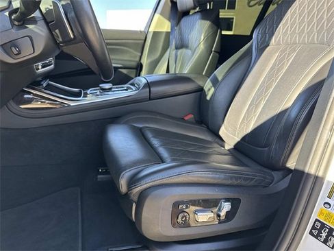 Used 2023 BMW X7 xDrive40i image 22