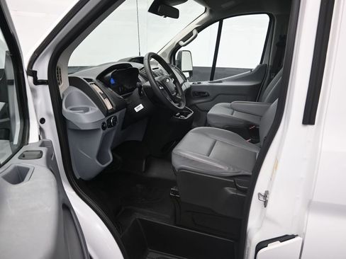 Used 2018 Ford Transit 150 130 Low Roof RWD image 9
