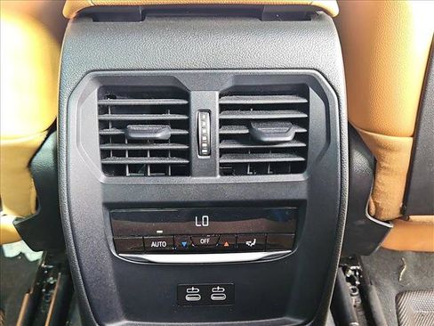 Used 2023 BMW M340i xDrive image 17