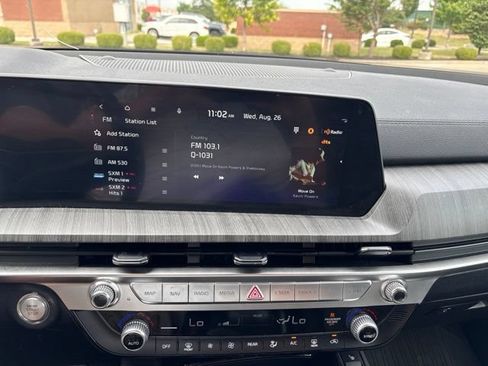 Certified 2024 Kia Telluride EX w/ EX Captain's Chair Package FWD image 15