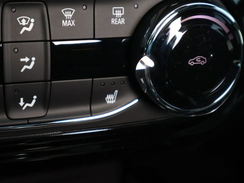 New 2026 Chevrolet Trax LT w/ Driver Confidence Package FWD image 5