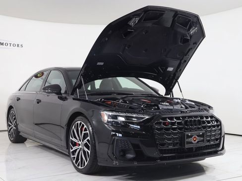 Used 2025 Audi S8 image 34