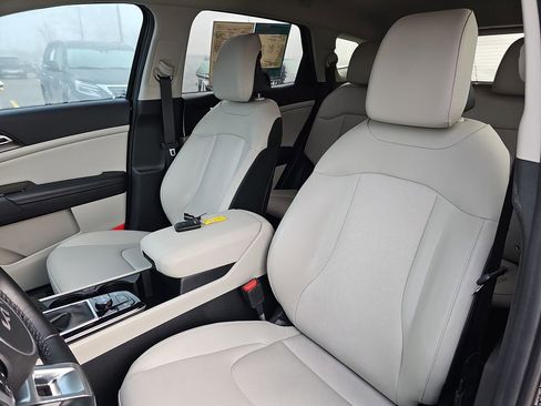 Used 2023 Kia Sportage EX image 18