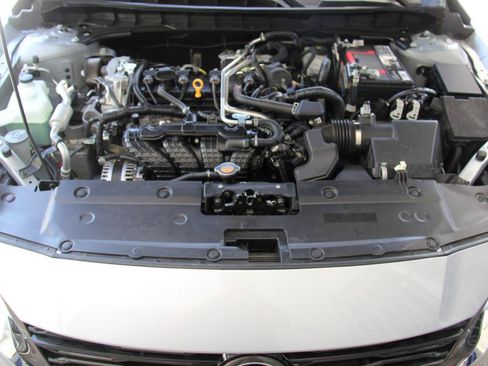 Used 2024 Nissan Altima 2.5 S FWD image 32