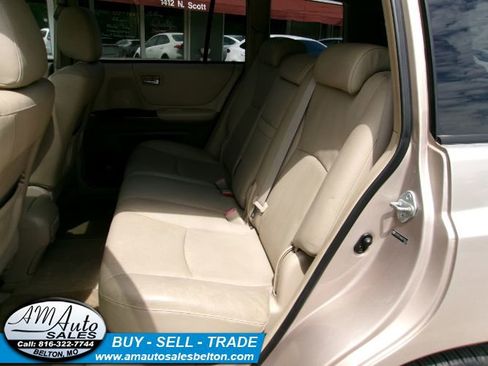 Used 2006 Toyota Highlander 4WD V6 w/ 3rd Row image 13