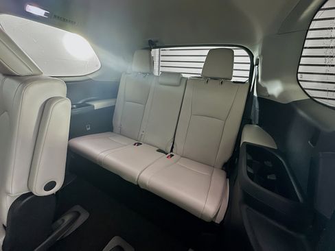 Used 2025 Toyota Grand Highlander FWD image 36