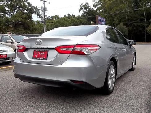Used 2018 Toyota Camry LE w/ Convenience Package FWD image 4
