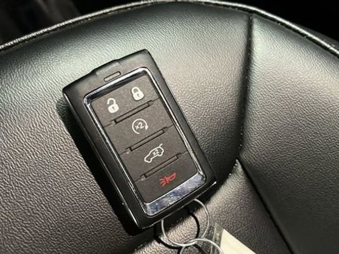 Used 2024 Jeep Grand Cherokee L Limited w/ Black Appearance Package image 26