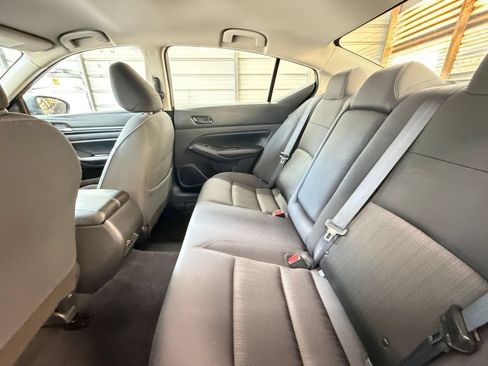 Used 2025 Nissan Altima 2.5 SV FWD image 25