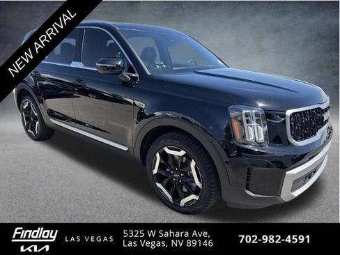 Certified 2023 Kia Telluride EX w/ EX Captain's Chair Package FWD image 3