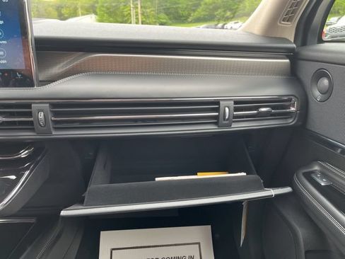 New 2025 Lincoln Corsair Reserve w/ Equipment Group 202A AWD/4WD image 22